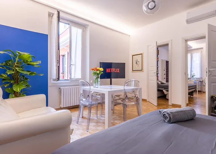 2 Bedroom Apartment - Chinatown